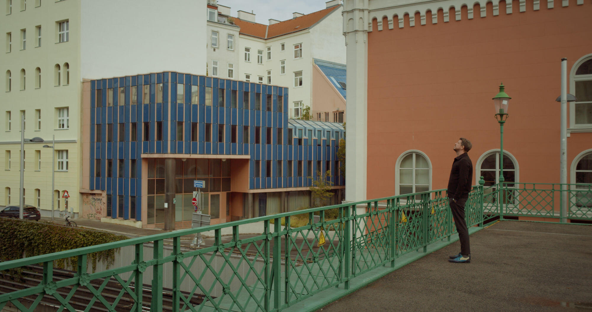Peter Klimek in Places Like This One. Photo by Karol Jałochowski